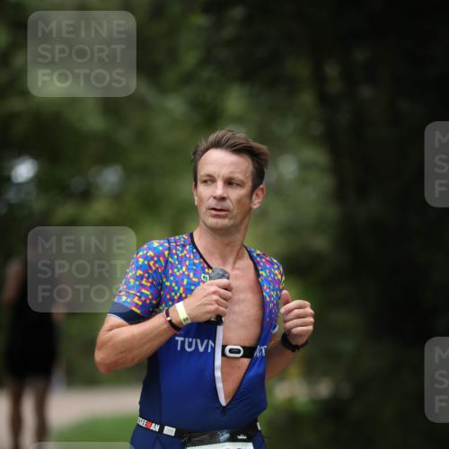 30.08.2026 - Elbe Triathlon Hamburg Antke Förster http://msf.ph/oto/10097531 30.08.2026 10:34:01 Laufen 683 meine-sportfotos.de