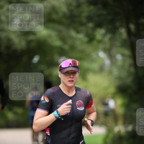 30.08.2026 - Elbe Triathlon Hamburg Antke Förster http://msf.ph/oto/10097541 30.08.2026 10:34:13 Laufen  meine-sportfotos.de