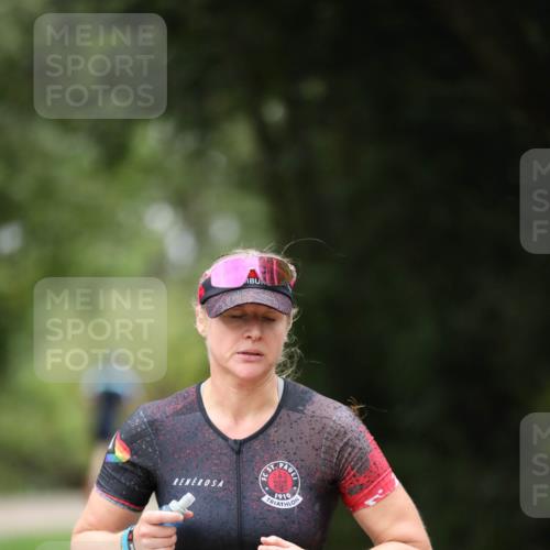 30.08.2026 - Elbe Triathlon Hamburg Antke Förster http://msf.ph/oto/10097543 30.08.2026 10:34:14 Laufen 1910 meine-sportfotos.de