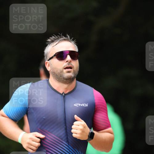 30.08.2026 - Elbe Triathlon Hamburg Antke Förster http://msf.ph/oto/10097675 30.08.2026 10:35:54 Laufen 483 meine-sportfotos.de