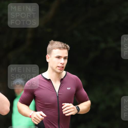 30.08.2026 - Elbe Triathlon Hamburg Antke Förster http://msf.ph/oto/10097685 30.08.2026 10:36:03 Laufen  meine-sportfotos.de