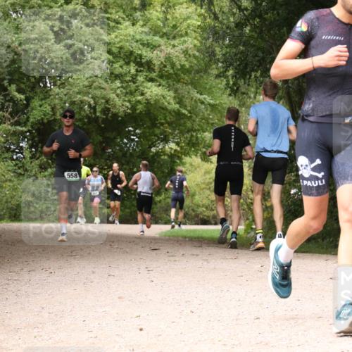30.08.2026 - Elbe Triathlon Hamburg Antke Förster http://msf.ph/oto/10098408 30.08.2026 10:46:19 Laufen 558 meine-sportfotos.de