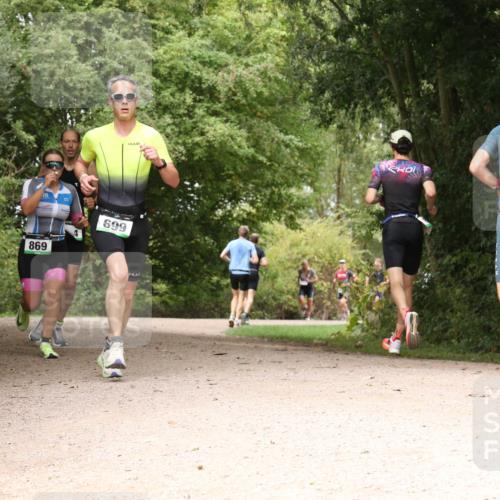 30.08.2026 - Elbe Triathlon Hamburg Antke Förster http://msf.ph/oto/10098426 30.08.2026 10:46:28 Laufen 669, 698 meine-sportfotos.de