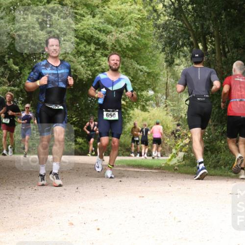 30.08.2026 - Elbe Triathlon Hamburg Antke Förster http://msf.ph/oto/10098508 30.08.2026 10:47:29 Laufen 537, 650 meine-sportfotos.de