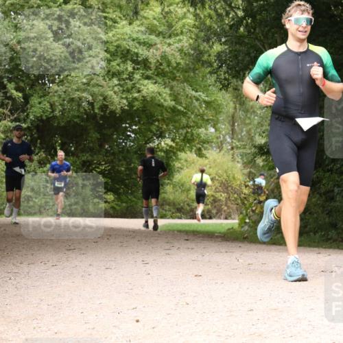 30.08.2026 - Elbe Triathlon Hamburg Antke Förster http://msf.ph/oto/10098626 30.08.2026 10:48:51 Laufen 446 meine-sportfotos.de