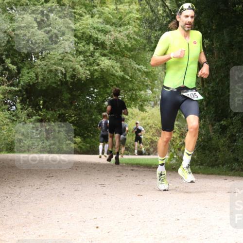 30.08.2026 - Elbe Triathlon Hamburg Antke Förster http://msf.ph/oto/10098682 30.08.2026 10:49:18 Laufen 05 meine-sportfotos.de