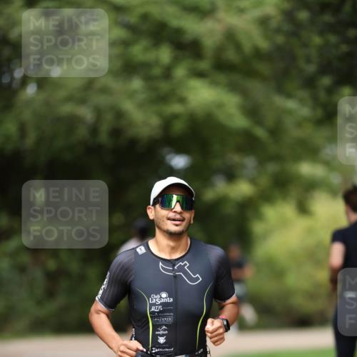 30.08.2026 - Elbe Triathlon Hamburg Antke Förster http://msf.ph/oto/10098701 30.08.2026 10:46:10 Laufen 619 meine-sportfotos.de