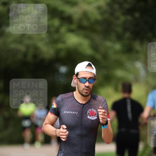 30.08.2026 - Elbe Triathlon Hamburg Antke Förster http://msf.ph/oto/10098711 30.08.2026 10:46:18 Laufen 1910, 32 meine-sportfotos.de