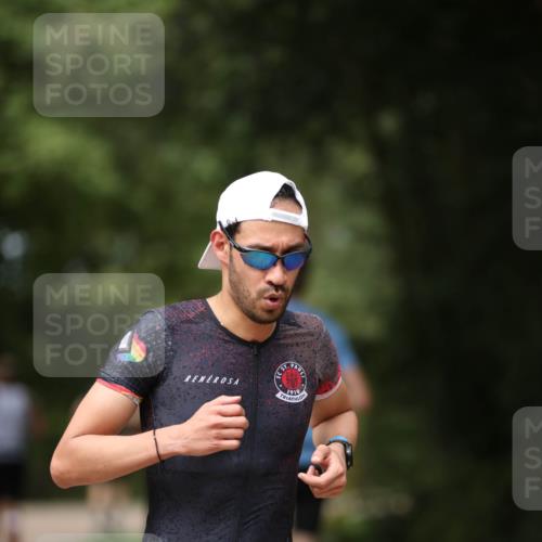 30.08.2026 - Elbe Triathlon Hamburg Antke Förster http://msf.ph/oto/10098713 30.08.2026 10:46:18 Laufen 32 meine-sportfotos.de