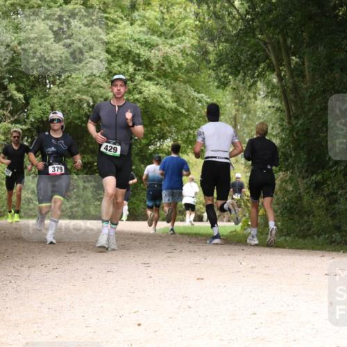 30.08.2026 - Elbe Triathlon Hamburg Antke Förster http://msf.ph/oto/10098714 30.08.2026 10:49:42 Laufen 379, 429 meine-sportfotos.de