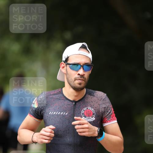 30.08.2026 - Elbe Triathlon Hamburg Antke Förster http://msf.ph/oto/10098715 30.08.2026 10:46:19 Laufen 1910, 32 meine-sportfotos.de