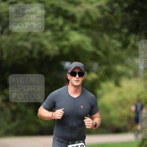 30.08.2026 - Elbe Triathlon Hamburg Antke Förster http://msf.ph/oto/10098719 30.08.2026 10:46:21 Laufen 558 meine-sportfotos.de