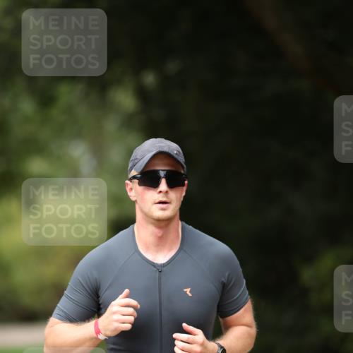 30.08.2026 - Elbe Triathlon Hamburg Antke Förster http://msf.ph/oto/10098723 30.08.2026 10:46:22 Laufen 558 meine-sportfotos.de