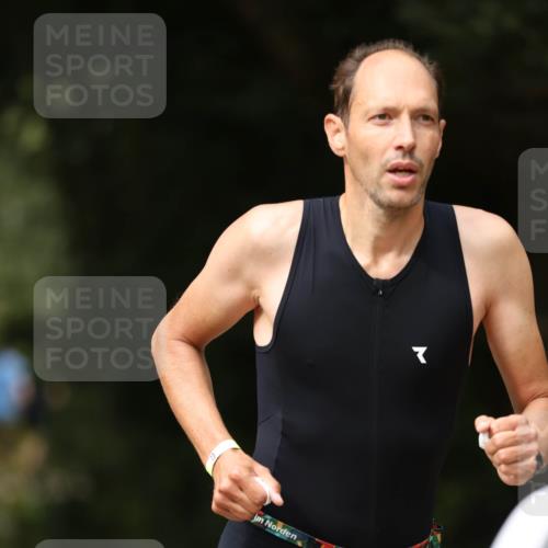 30.08.2026 - Elbe Triathlon Hamburg Antke Förster http://msf.ph/oto/10098745 30.08.2026 10:46:32 Laufen 2 meine-sportfotos.de