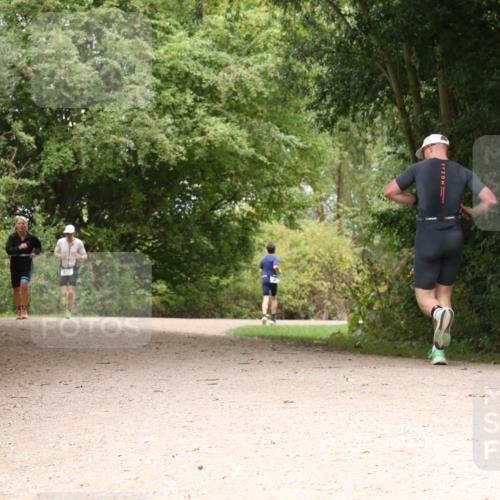 30.08.2026 - Elbe Triathlon Hamburg Antke Förster http://msf.ph/oto/10098756 30.08.2026 10:50:01 Laufen 417 meine-sportfotos.de