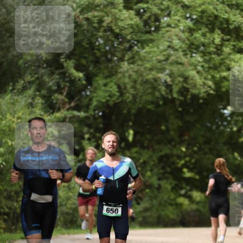 30.08.2026 - Elbe Triathlon Hamburg Antke Förster http://msf.ph/oto/10098809 30.08.2026 10:47:28 Laufen 650 meine-sportfotos.de