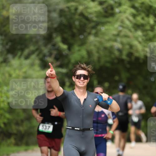30.08.2026 - Elbe Triathlon Hamburg Antke Förster http://msf.ph/oto/10098823 30.08.2026 10:47:34 Laufen 537 meine-sportfotos.de