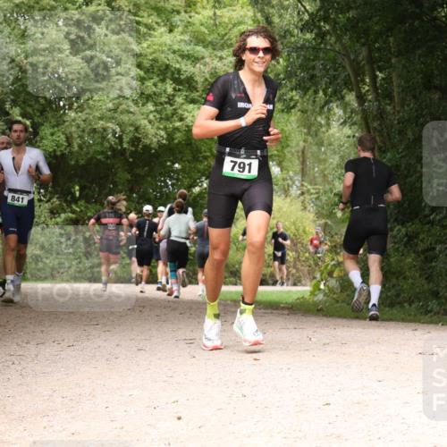 30.08.2026 - Elbe Triathlon Hamburg Antke Förster http://msf.ph/oto/10098834 30.08.2026 10:50:50 Laufen 841, 791 meine-sportfotos.de