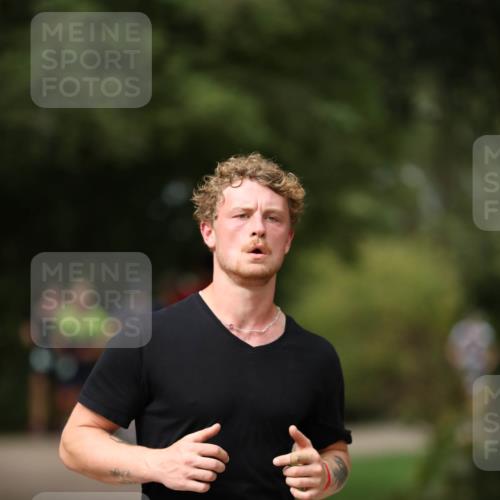 30.08.2026 - Elbe Triathlon Hamburg Antke Förster http://msf.ph/oto/10098835 30.08.2026 10:47:37 Laufen 537 meine-sportfotos.de