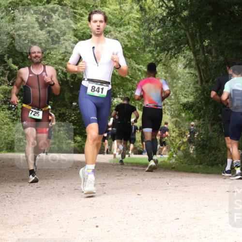 30.08.2026 - Elbe Triathlon Hamburg Antke Förster http://msf.ph/oto/10098842 30.08.2026 10:50:52 Laufen 725, 841 meine-sportfotos.de