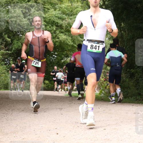 30.08.2026 - Elbe Triathlon Hamburg Antke Förster http://msf.ph/oto/10098844 30.08.2026 10:50:53 Laufen 725, 841 meine-sportfotos.de