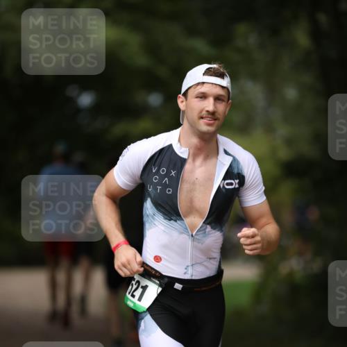 30.08.2026 - Elbe Triathlon Hamburg Antke Förster http://msf.ph/oto/10098871 30.08.2026 10:47:52 Laufen 621 meine-sportfotos.de