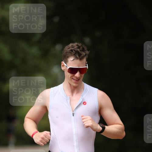 30.08.2026 - Elbe Triathlon Hamburg Antke Förster http://msf.ph/oto/10098905 30.08.2026 10:48:30 Laufen  meine-sportfotos.de
