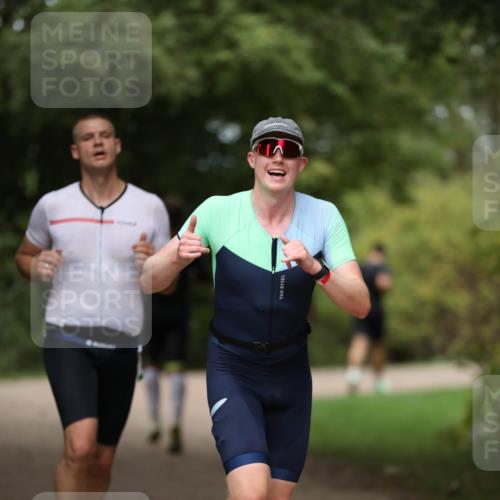 30.08.2026 - Elbe Triathlon Hamburg Antke Förster http://msf.ph/oto/10098977 30.08.2026 10:49:14 Laufen  meine-sportfotos.de