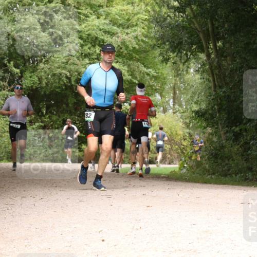 30.08.2026 - Elbe Triathlon Hamburg Antke Förster http://msf.ph/oto/10099018 30.08.2026 10:53:02 Laufen 82, 11 meine-sportfotos.de