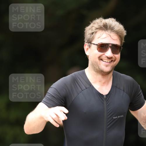 30.08.2026 - Elbe Triathlon Hamburg Antke Förster http://msf.ph/oto/10099039 30.08.2026 10:49:50 Laufen 452 meine-sportfotos.de
