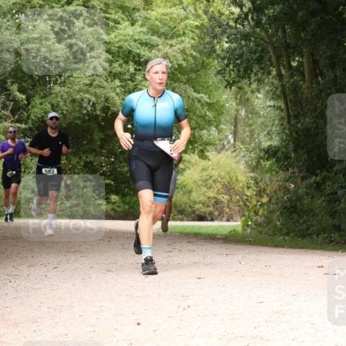 30.08.2026 - Elbe Triathlon Hamburg Antke Förster http://msf.ph/oto/10099062 30.08.2026 10:53:25 Laufen 582 meine-sportfotos.de