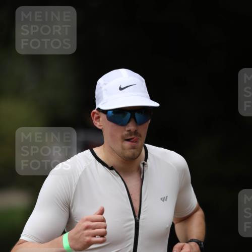 30.08.2026 - Elbe Triathlon Hamburg Antke Förster http://msf.ph/oto/10099073 30.08.2026 10:50:11 Laufen 417 meine-sportfotos.de
