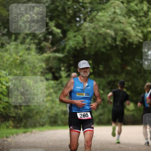 30.08.2026 - Elbe Triathlon Hamburg Antke Förster http://msf.ph/oto/10099077 30.08.2026 10:50:21 Laufen 2011, 260 meine-sportfotos.de