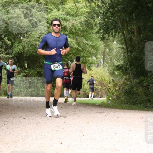 30.08.2026 - Elbe Triathlon Hamburg Antke Förster http://msf.ph/oto/10099086 30.08.2026 10:53:43 Laufen 475, 659 meine-sportfotos.de