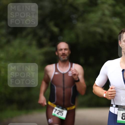 30.08.2026 - Elbe Triathlon Hamburg Antke Förster http://msf.ph/oto/10099149 30.08.2026 10:50:53 Laufen 725, 8 meine-sportfotos.de