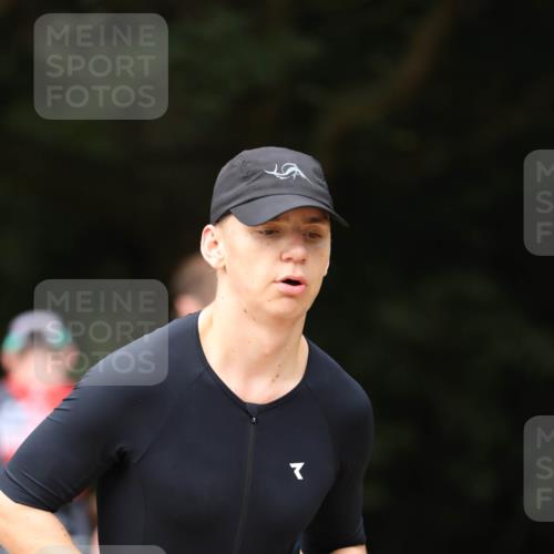 30.08.2026 - Elbe Triathlon Hamburg Antke Förster http://msf.ph/oto/10099221 30.08.2026 10:51:52 Laufen 481, 7 meine-sportfotos.de