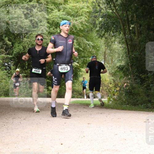 30.08.2026 - Elbe Triathlon Hamburg Antke Förster http://msf.ph/oto/10099226 30.08.2026 10:55:32 Laufen 460, 693 meine-sportfotos.de