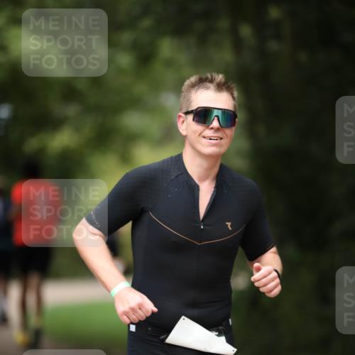 30.08.2026 - Elbe Triathlon Hamburg Antke Förster http://msf.ph/oto/10099235 30.08.2026 10:52:01 Laufen  meine-sportfotos.de