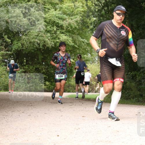 30.08.2026 - Elbe Triathlon Hamburg Antke Förster http://msf.ph/oto/10099286 30.08.2026 10:56:27 Laufen 886, 85 meine-sportfotos.de