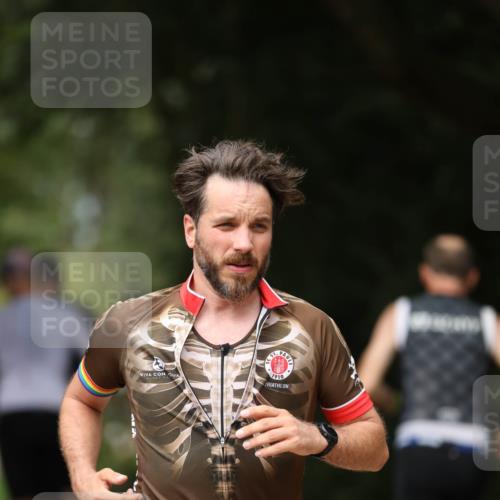 30.08.2026 - Elbe Triathlon Hamburg Antke Förster http://msf.ph/oto/10099319 30.08.2026 10:52:58 Laufen 703, 1910 meine-sportfotos.de
