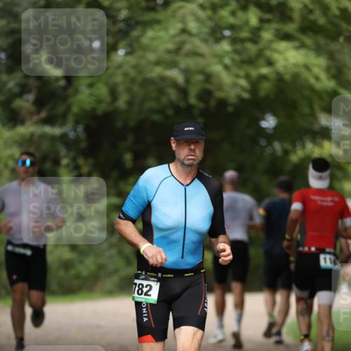 30.08.2026 - Elbe Triathlon Hamburg Antke Förster http://msf.ph/oto/10099323 30.08.2026 10:53:03 Laufen 82, 782 meine-sportfotos.de