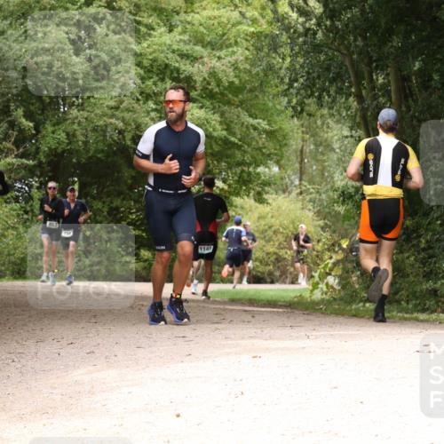 30.08.2026 - Elbe Triathlon Hamburg Antke Förster http://msf.ph/oto/10099332 30.08.2026 10:56:56 Laufen 1149 meine-sportfotos.de