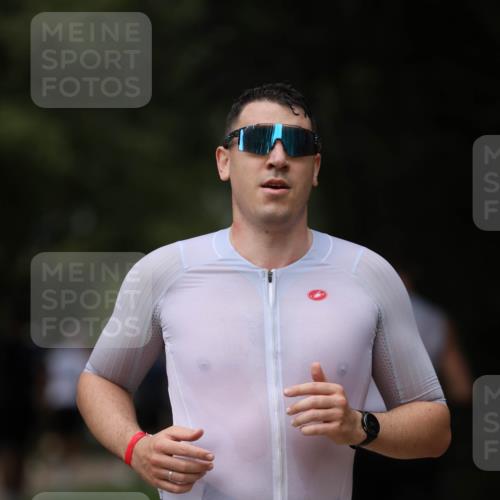 30.08.2026 - Elbe Triathlon Hamburg Antke Förster http://msf.ph/oto/10099335 30.08.2026 10:53:09 Laufen 543 meine-sportfotos.de