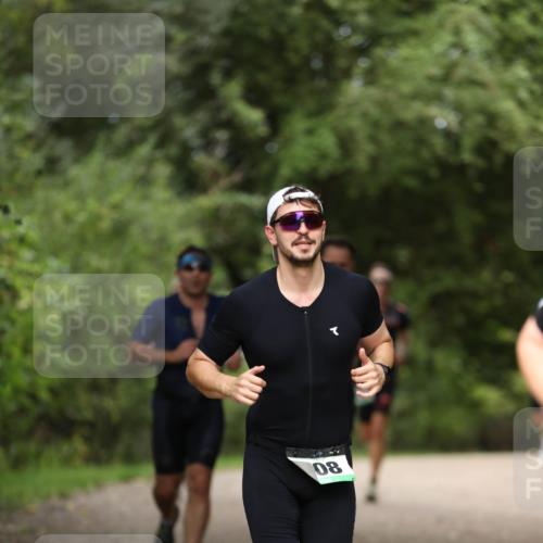 30.08.2026 - Elbe Triathlon Hamburg Antke Förster http://msf.ph/oto/10099353 30.08.2026 10:53:18 Laufen 80 meine-sportfotos.de