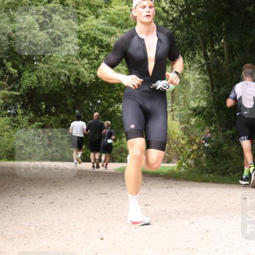 30.08.2026 - Elbe Triathlon Hamburg Antke Förster http://msf.ph/oto/10099364 30.08.2026 10:57:13 Laufen  meine-sportfotos.de