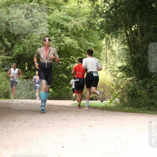 30.08.2026 - Elbe Triathlon Hamburg Antke Förster http://msf.ph/oto/10099414 30.08.2026 10:57:57 Laufen 105 meine-sportfotos.de