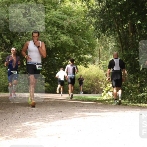 30.08.2026 - Elbe Triathlon Hamburg Antke Förster http://msf.ph/oto/10099424 30.08.2026 10:58:03 Laufen 83, 754 meine-sportfotos.de