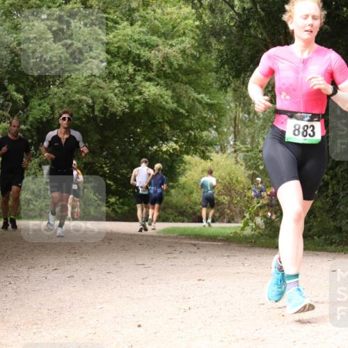 30.08.2026 - Elbe Triathlon Hamburg Antke Förster http://msf.ph/oto/10099482 30.08.2026 10:58:47 Laufen 883 meine-sportfotos.de