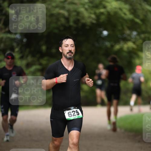 30.08.2026 - Elbe Triathlon Hamburg Antke Förster http://msf.ph/oto/10099507 30.08.2026 10:55:17 Laufen 629 meine-sportfotos.de