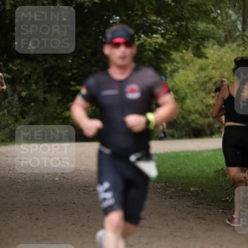 30.08.2026 - Elbe Triathlon Hamburg Antke Förster http://msf.ph/oto/10099515 30.08.2026 10:55:20 Laufen  meine-sportfotos.de